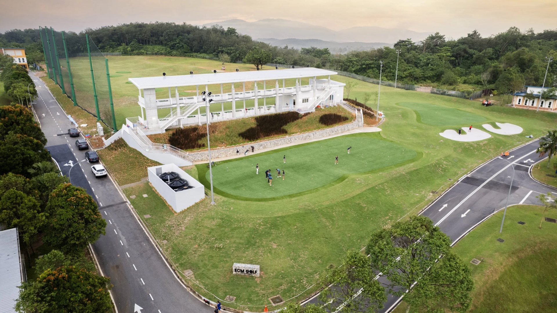 GOLFZON Leadbetter Golf Academy